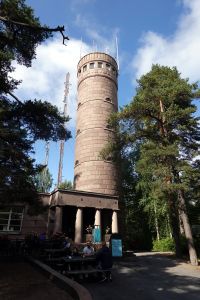 Konečně slunce přemohlo mlhy - rozhledna Pyynikin näkötorni